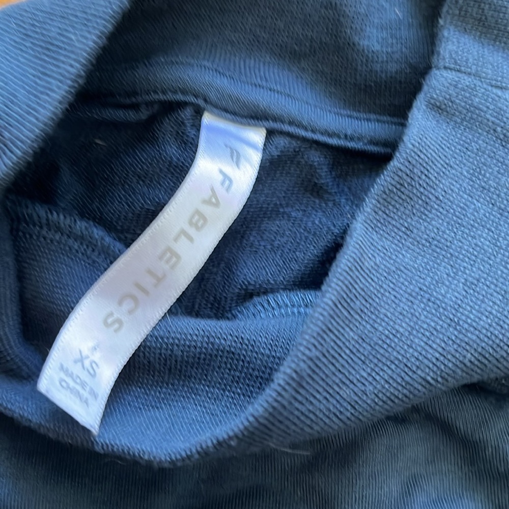 Fabletics Sweater - Picture 2 of 4